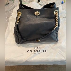 *****UPDATED PICTURES**** Coach Purse with 3 separate pockets